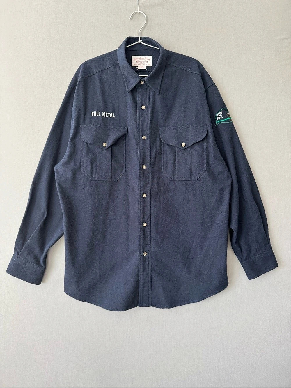 Filson Moleskin Alaskan Guide Shirt in Navy with Embroidered details - Large NWT